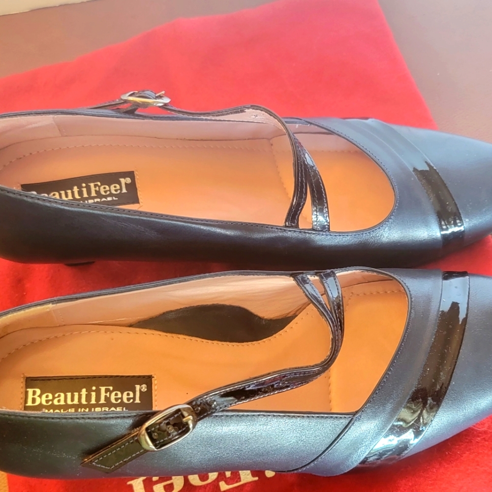 BeautiFeel Navy and Black Heels - Picture 9 of 13